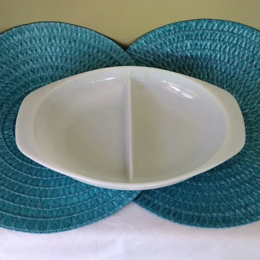 Pyrex‎ VTG White Milk Glass 1.5 Qrt Divided Oval Serving Dish Bowl